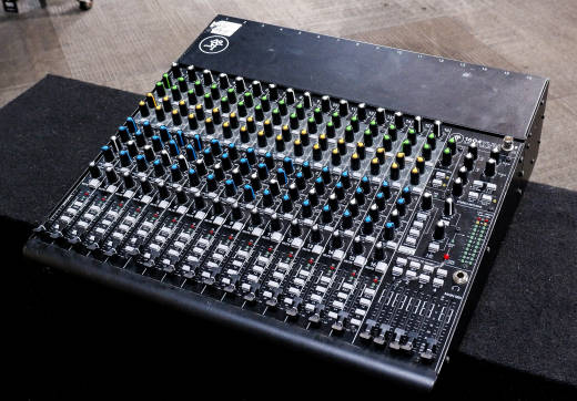 Mackie 1604-VLZ4 16-Channel Compact 4-Bus Mixer | Long & McQuade